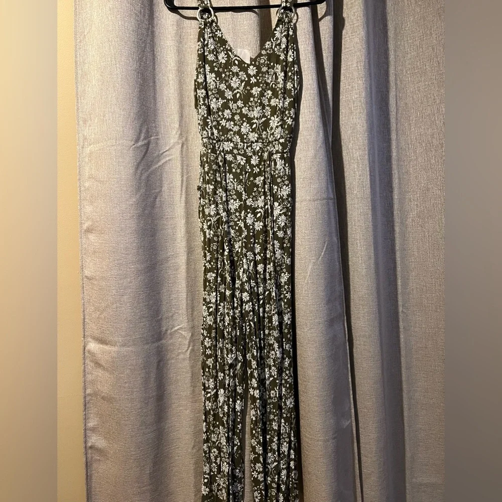 Green flowery jumpsuit - Picture 2 of 5